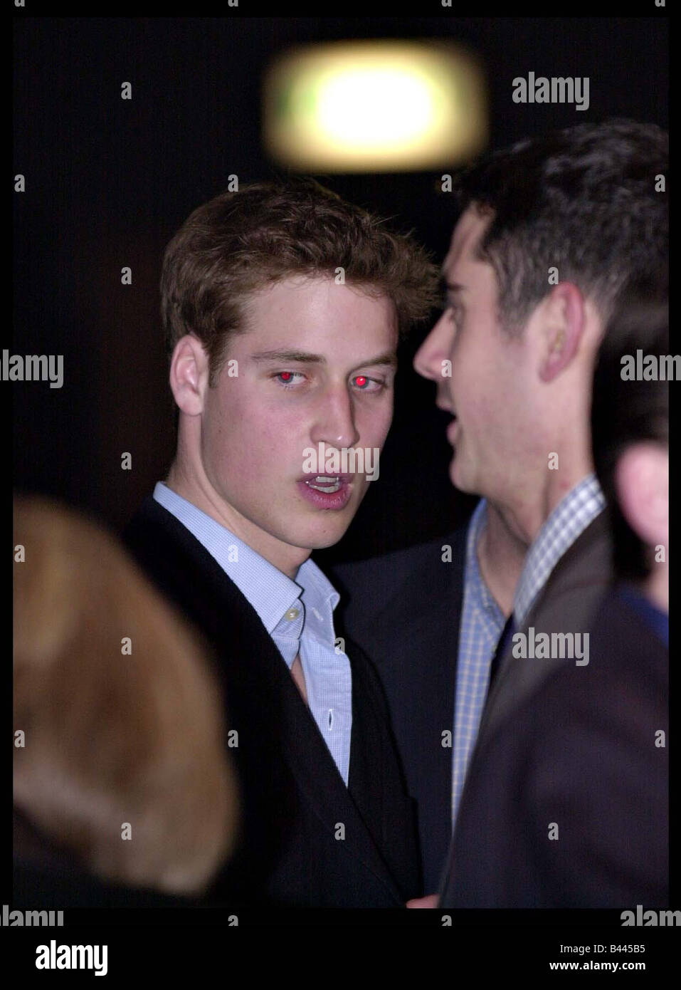 Il principe William arriva a St Andrews University fashion show Marzo 2002 Foto Stock