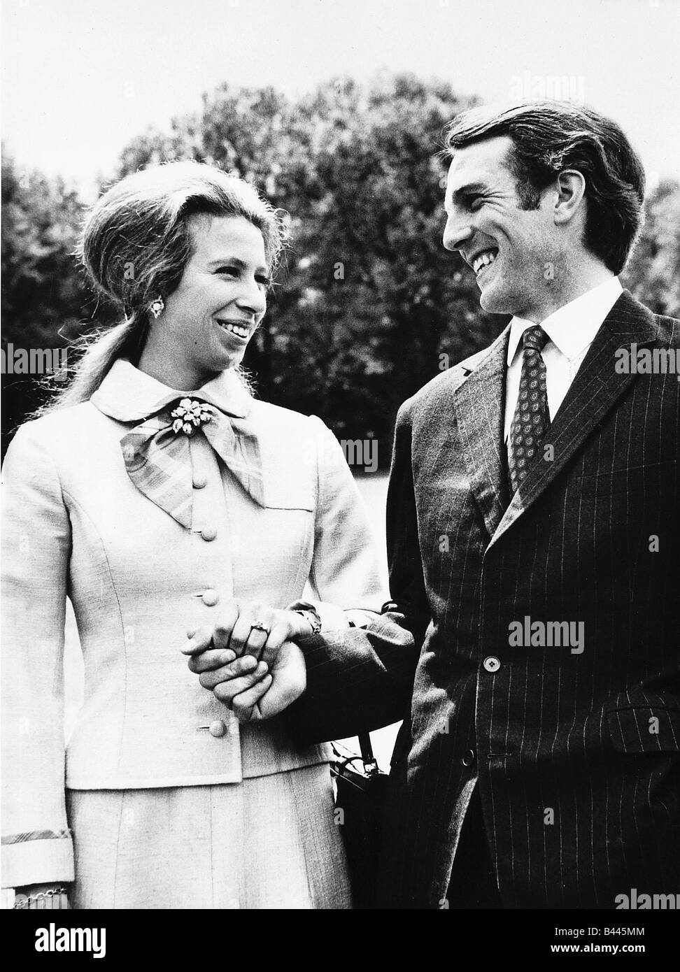 Princess Anne e contrassegno Phillips seguendo il loro impegno a Buckingham Palace Maggio 1973 Foto Stock