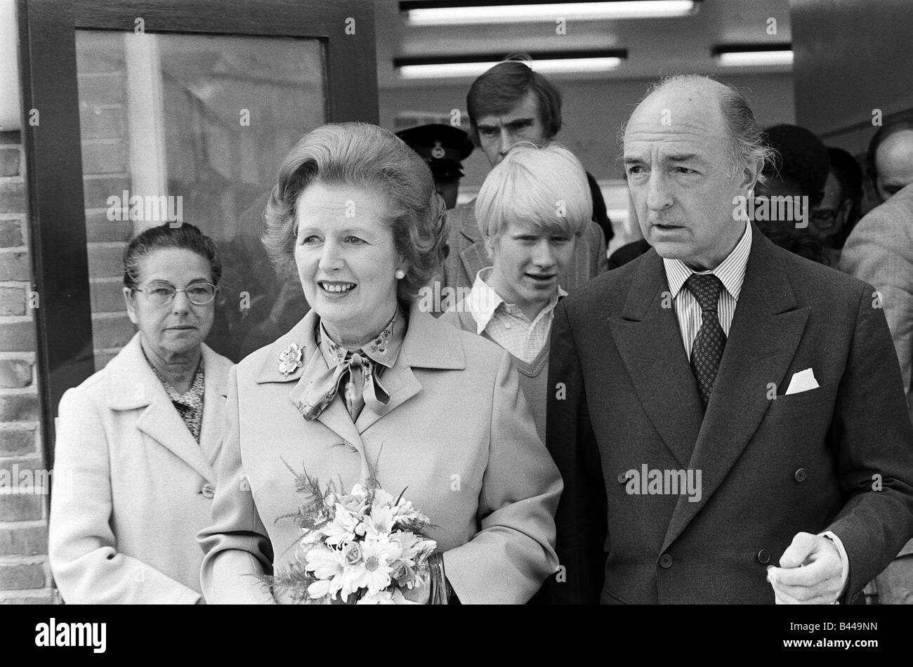 Margaret Thatcher Luglio 1980 visite Toynbee Hall nell'East End con ex ministro tory gio Profumo Foto Stock