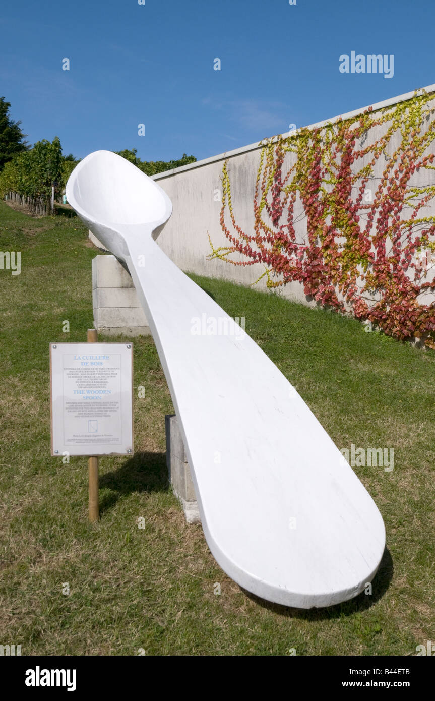 Cucchiaio di legno gigante immagini e fotografie stock ad alta risoluzione  - Alamy