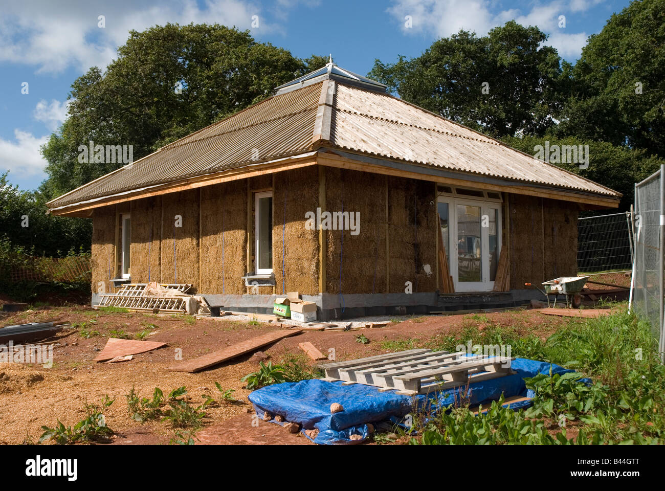 Balla casa essendo costruito alla fattoria di Cockington nel Devon,edificio verde,l'architettura,Torquay, Devon,eco,Paignton,Centro formazione Foto Stock