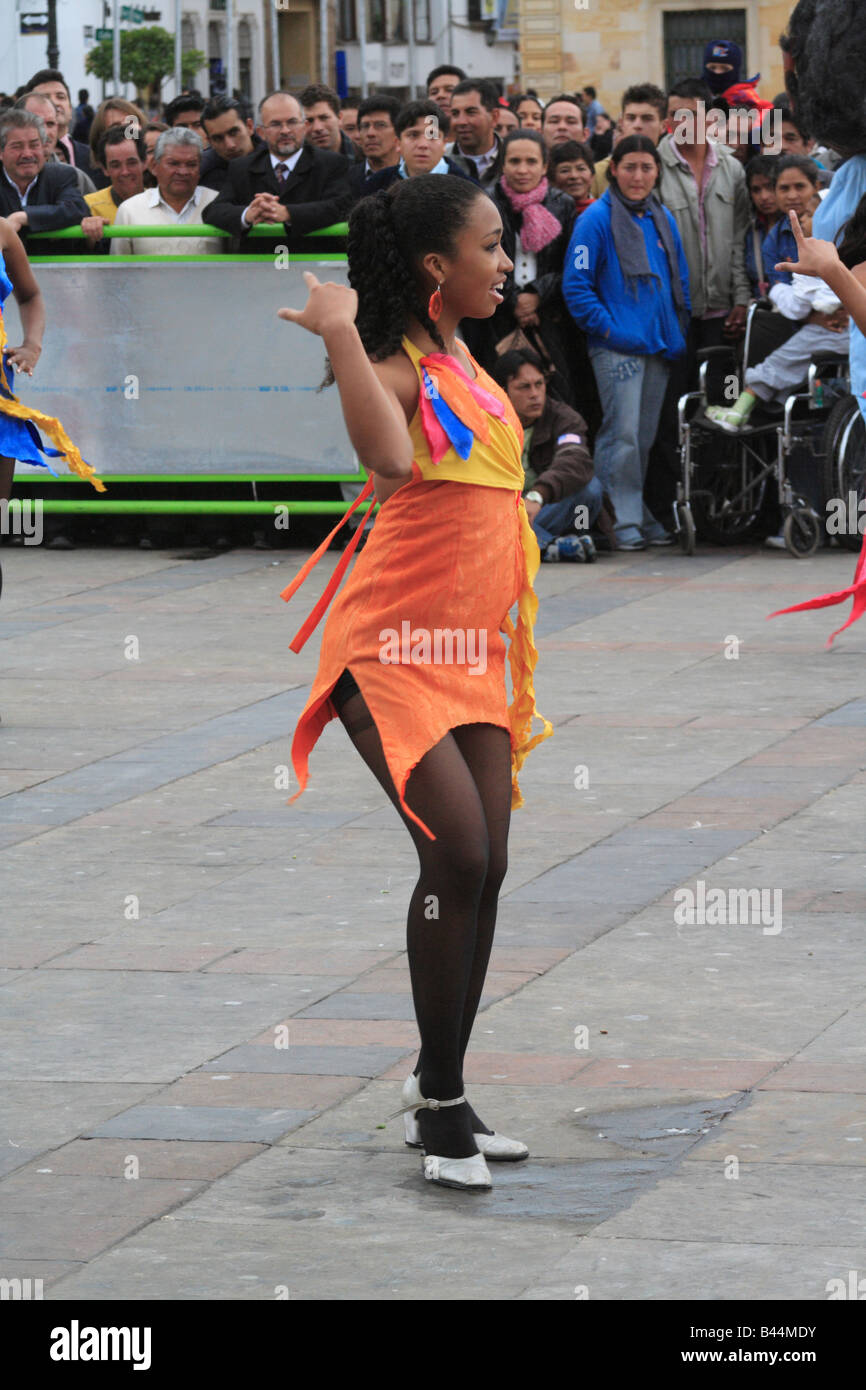 Street dancer eseguire all'aperto, Tunja, Boyacá, Colombia, Sud America Foto Stock