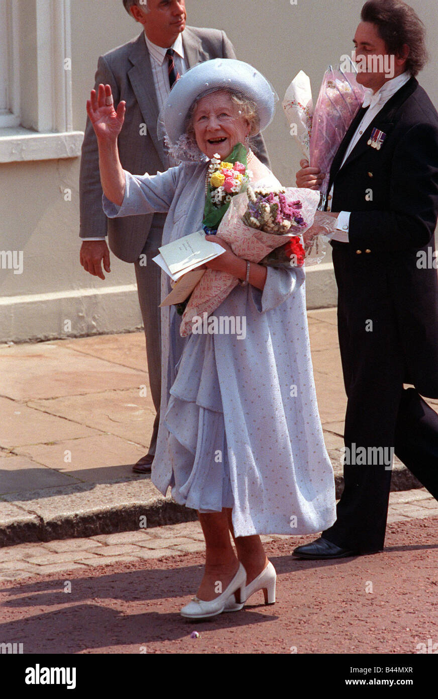 La regina madre compleanni agosto 1990 sul suo novantesimo compleanno al di fuori di Clarence House Foto Stock