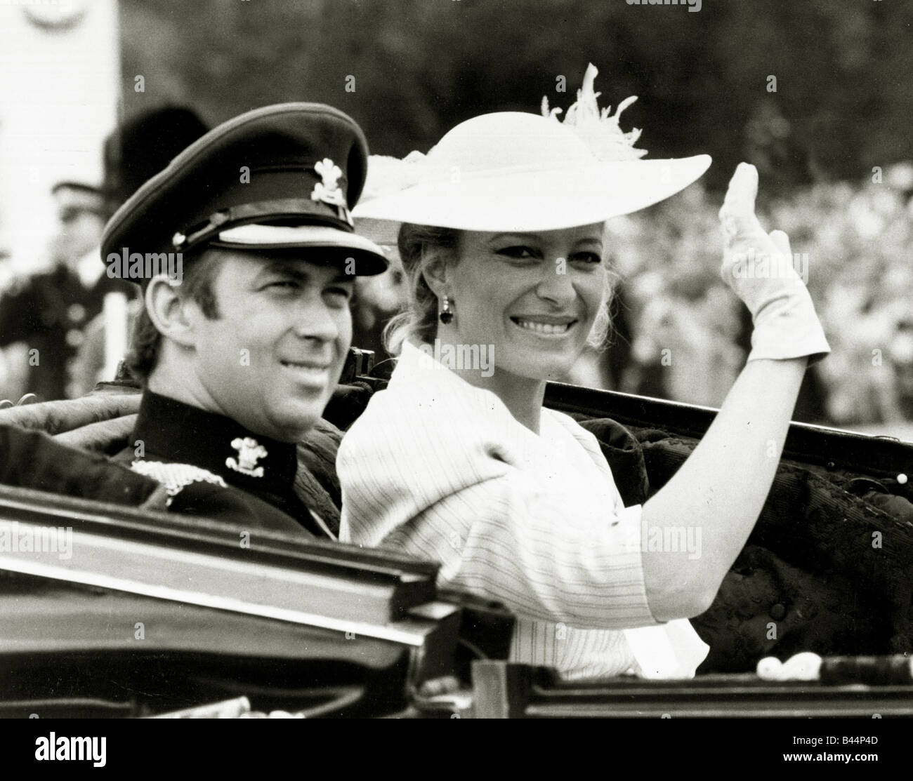 Il principe e la Principessa Michael di Kent in rotta per St Paul s Cathedral per le nozze del principe Charles e Lady Diana Spencer Foto Stock