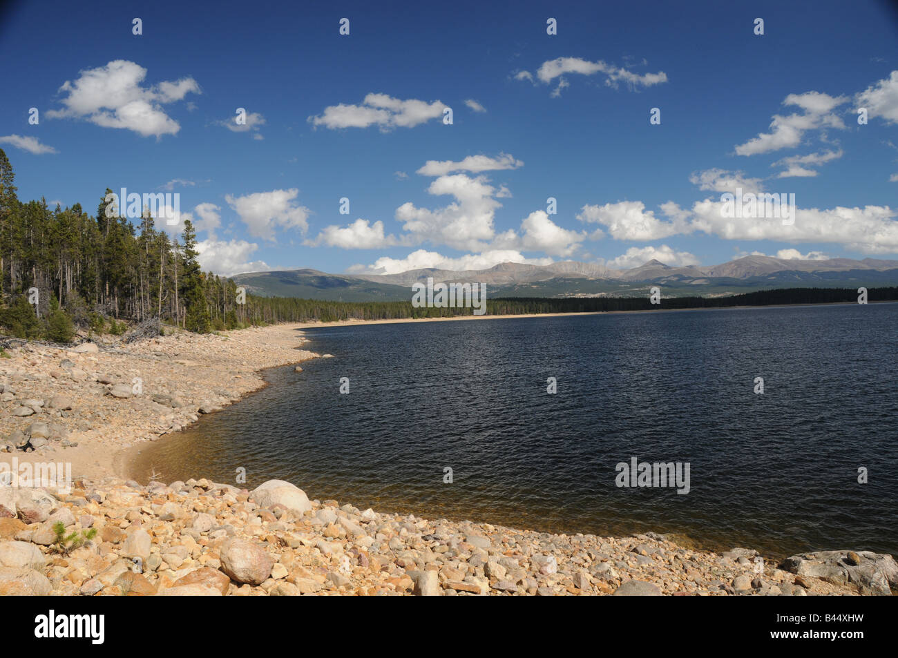 Il turchese del lago in Colorado Rockies, vicino a Denver. Il lago è in San Isabel National Forest Foto Stock