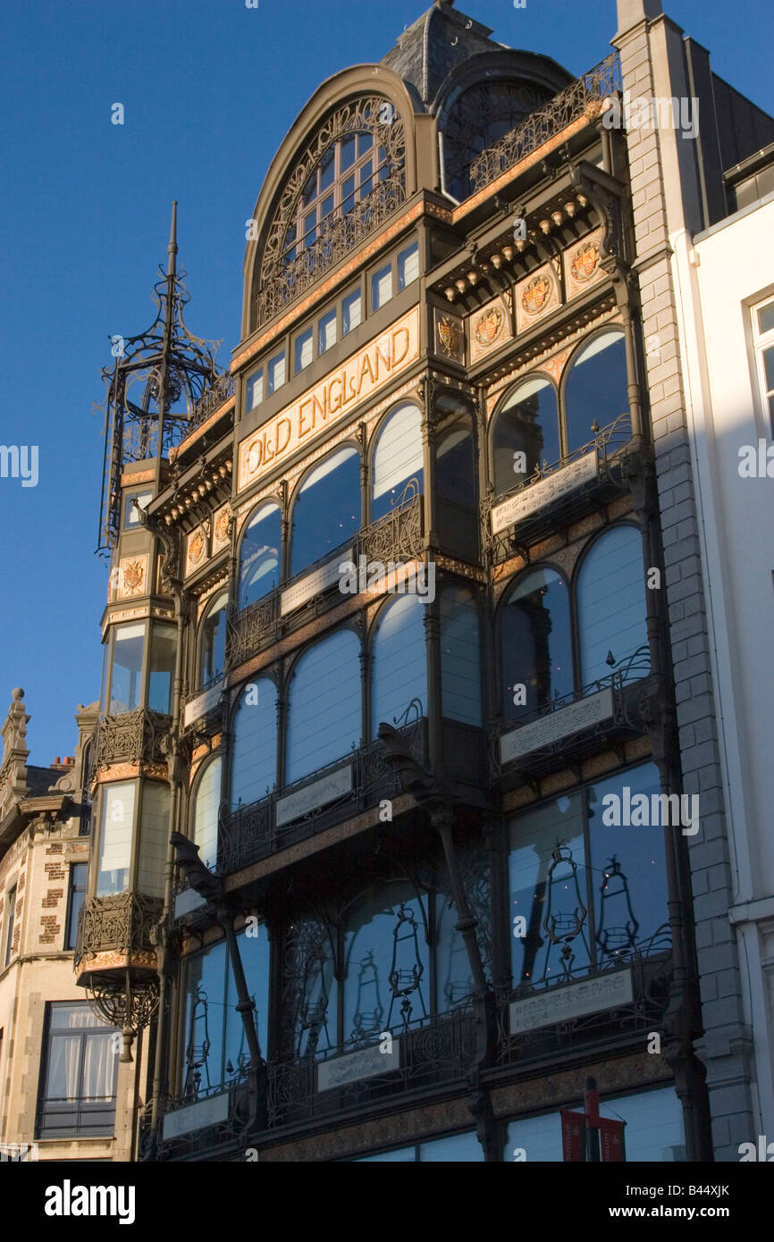 Edificio in Art Nouveau di alloggiamento del 'Musee des Instruments de Musique', 2 Rue Montagne de la Cour, Bruxelles Belgio Foto Stock