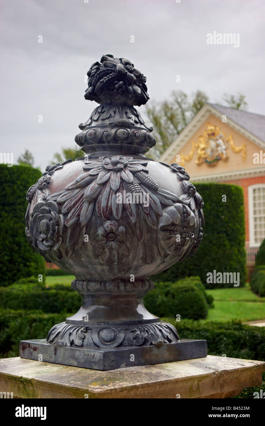 Un giardino ornamentale con motivo di mais nel formale giardino inglese del governatore s Palace di Williamsburg Virginia Foto Stock