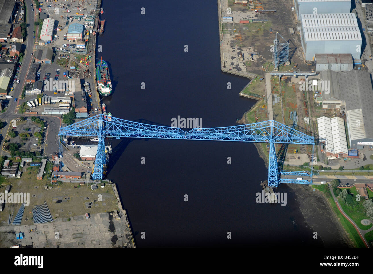 Fiume Tees e il Transporter Bridge, dall'aria, Teeside, nell Inghilterra del Nord Foto Stock