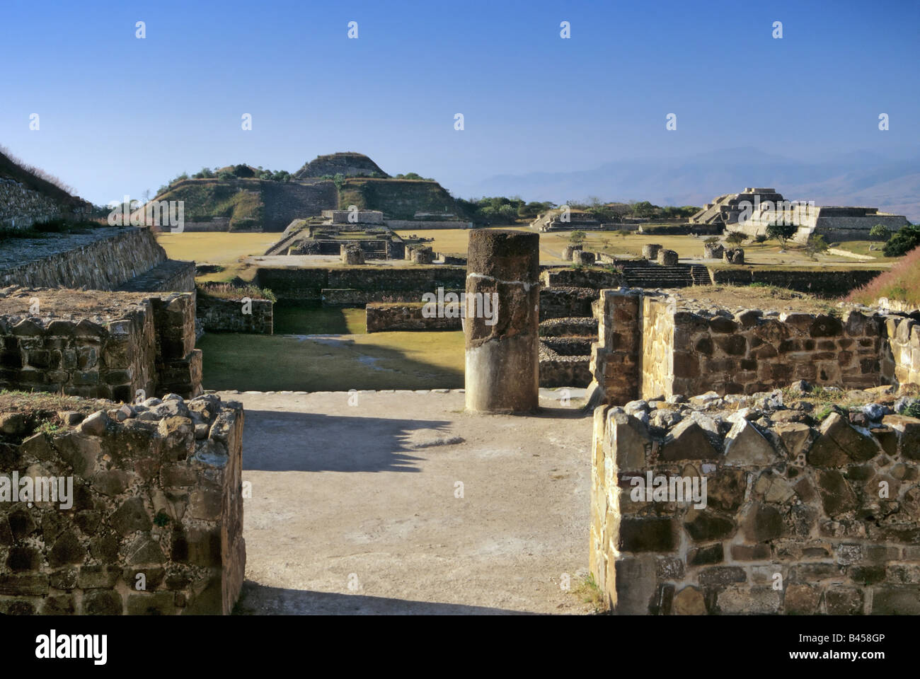 Monte Alban, vista dalla piattaforma del Nord vicino a Oaxaca, Messico Foto Stock