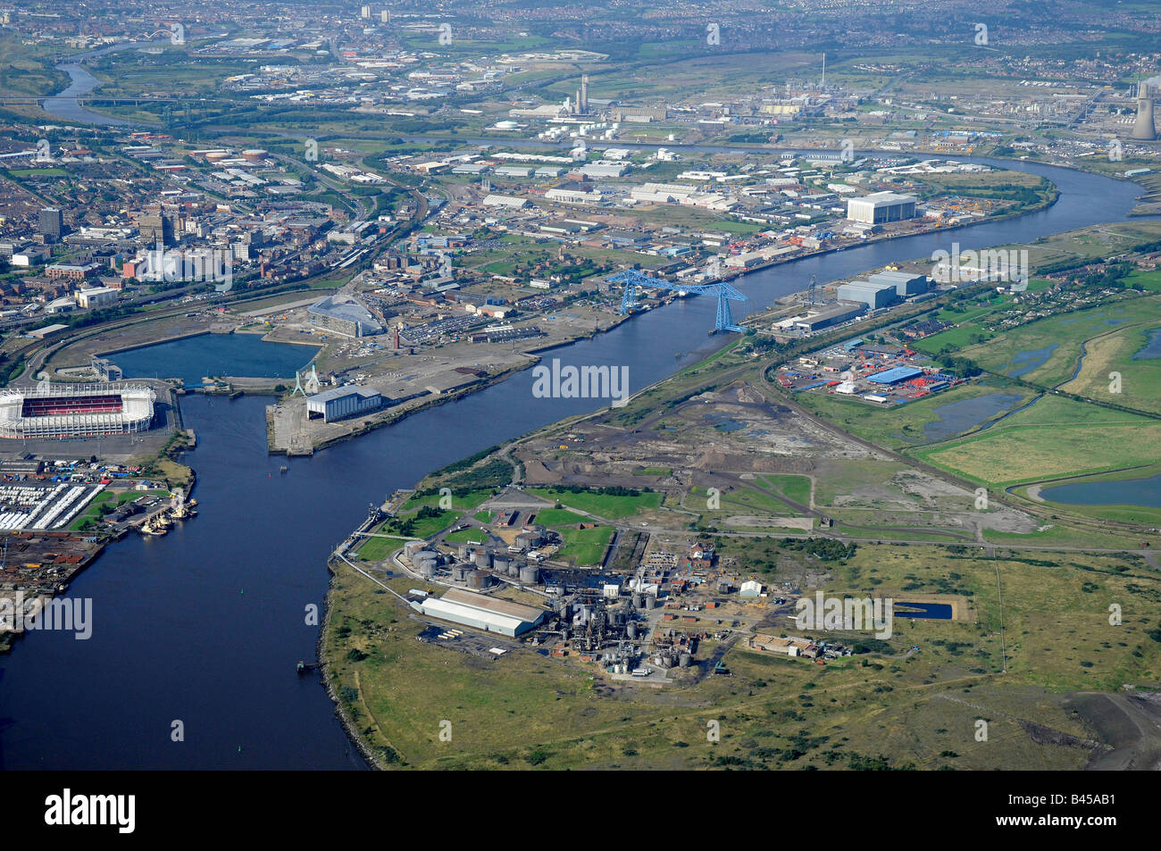 Middlesborough, Riverside Stadium e il Fiume Tees, dall'aria, Teeside, nell Inghilterra del Nord Foto Stock