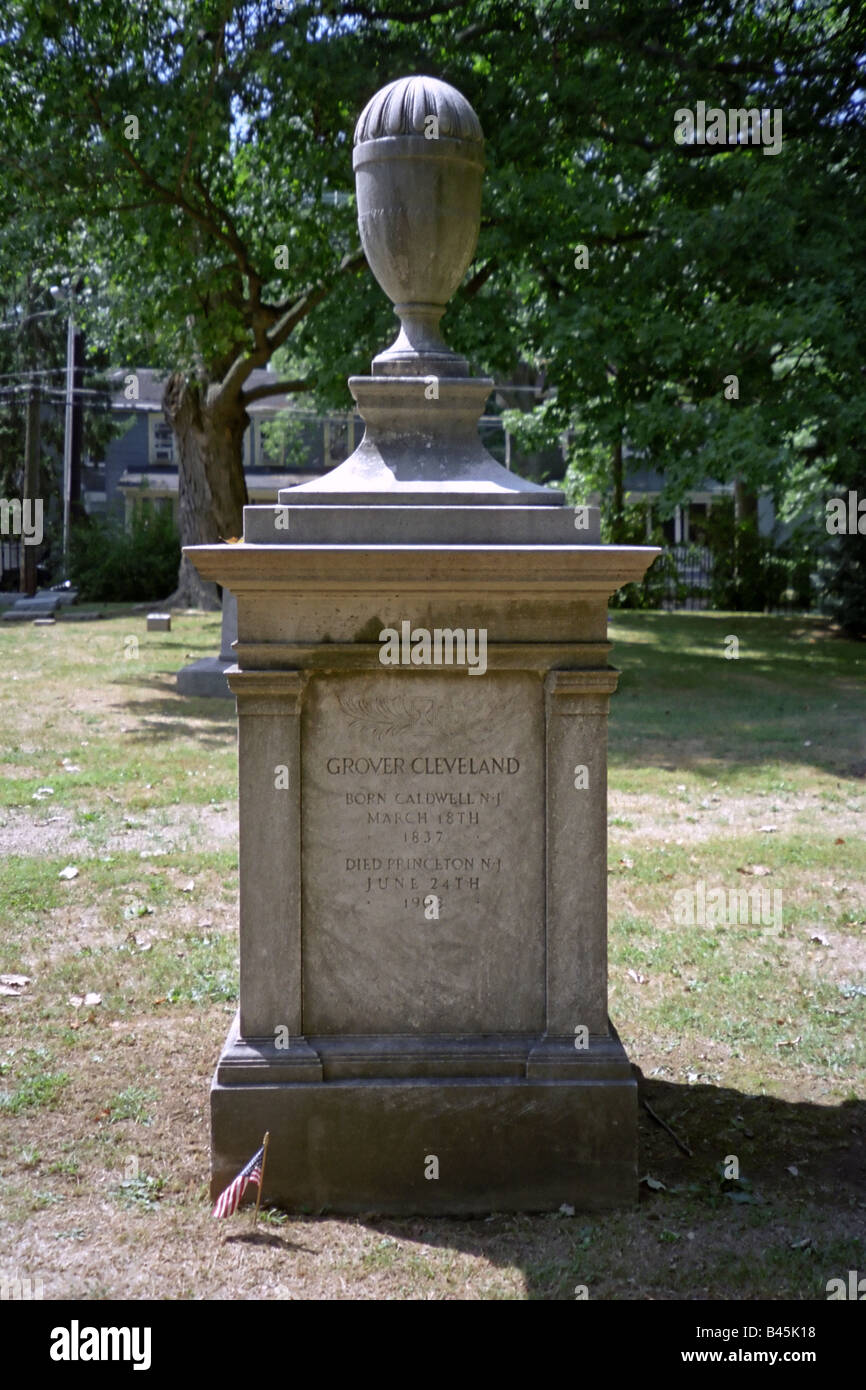 Tomba di Grover Cleveland, ventiduesimo e ventiquattresimo Presidente degli Stati Uniti d'America nel cimitero di Princeton, Princeton, NJ Foto Stock