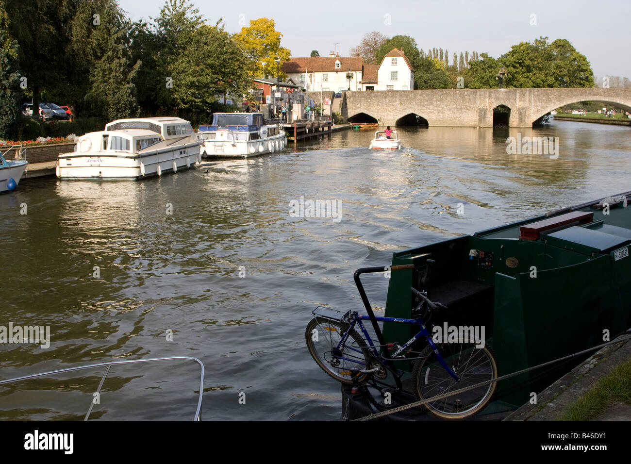 Burford Bridge Tamigi Abingdon town center oxfordshire England Regno unito Gb Foto Stock