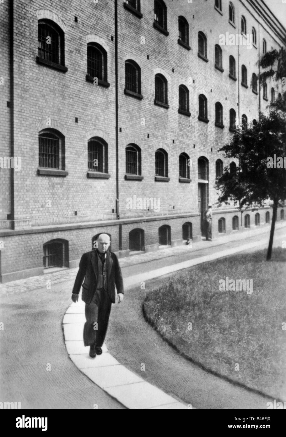 Thaelmann, Ernst, 16.4.1886 - 28.8.1944, politico tedesco, arresto nella prigione di Berlino-Moabit, in tribunale, Berlino, maggio 1934, Foto Stock