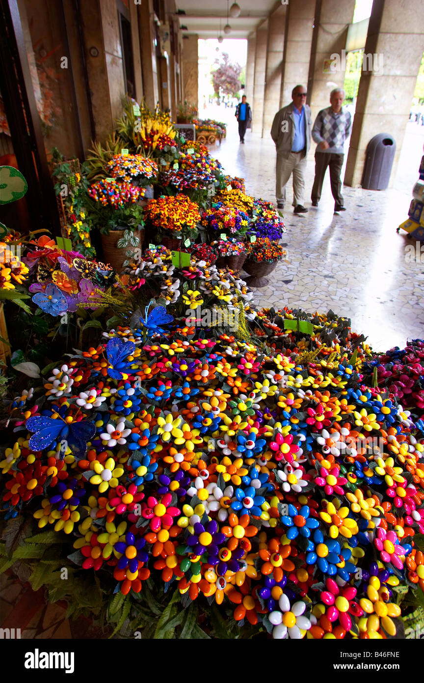 Confetti o confetti, Sulmona, Abruzzo, Italia Foto stock - Alamy