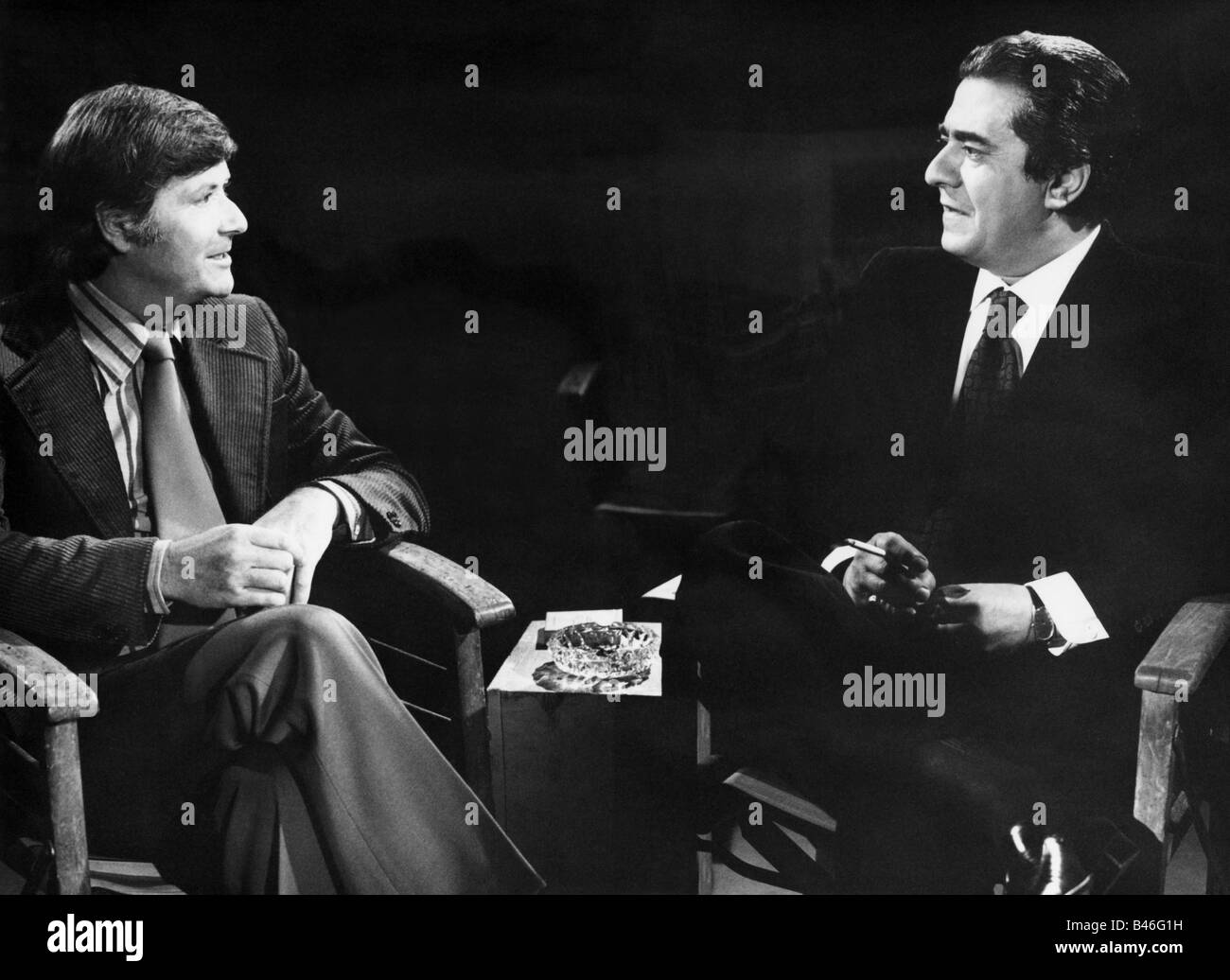 Stefano, Giuseppe di, 24.7.1921 - 3.3.2008, cantante italiano (tenore lirico), a metà lunghezza, con Guido Baumann, ospite in telecast 'Schoene Stimmen', televisione tedesca, ZDF, 11.1.1975, Foto Stock