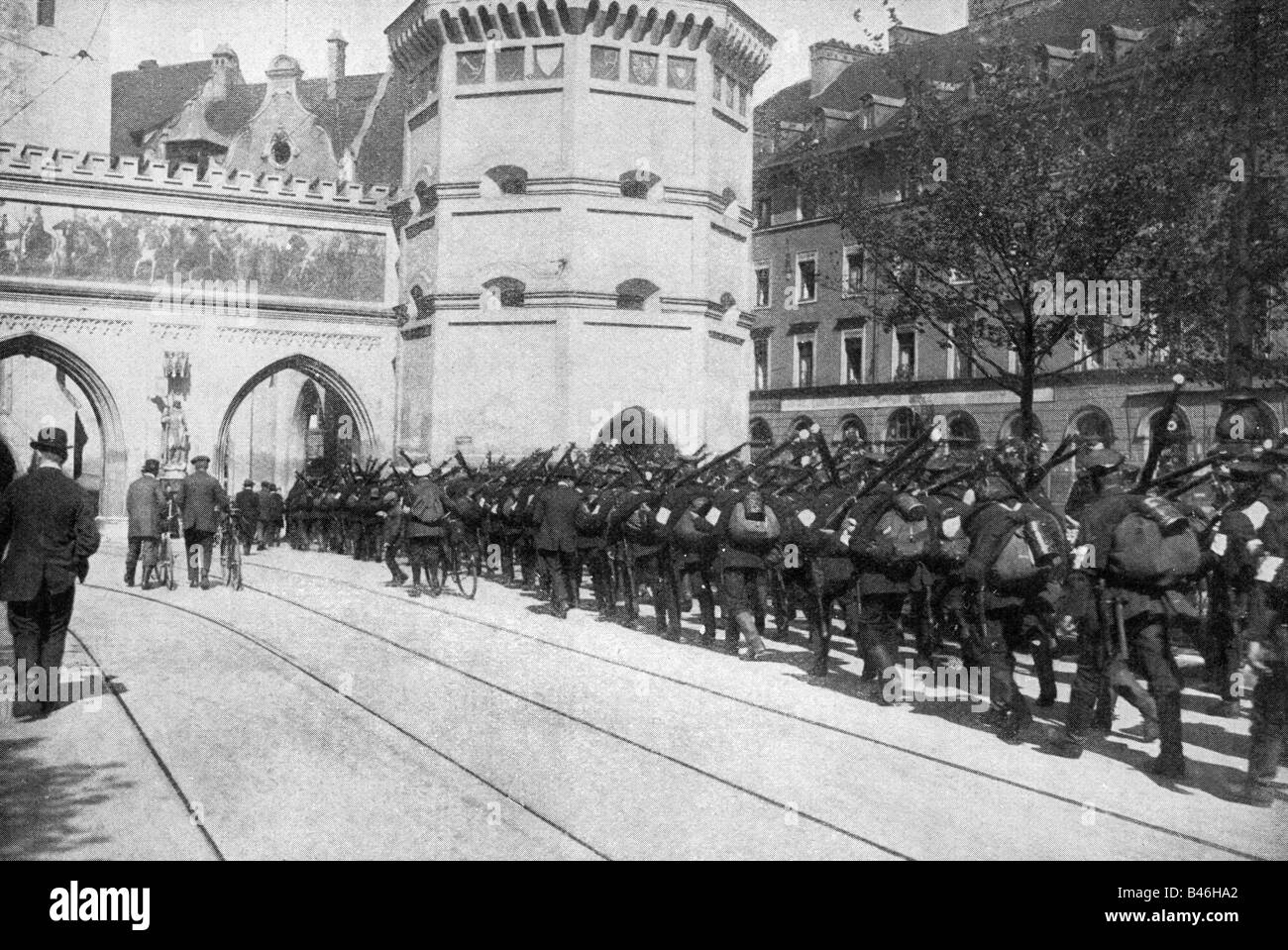 Eventi, Prima guerra mondiale / prima guerra mondiale, scoppio della guerra, Landwehr tedesco sta lasciando Monaco, Germania, 1914, Foto Stock