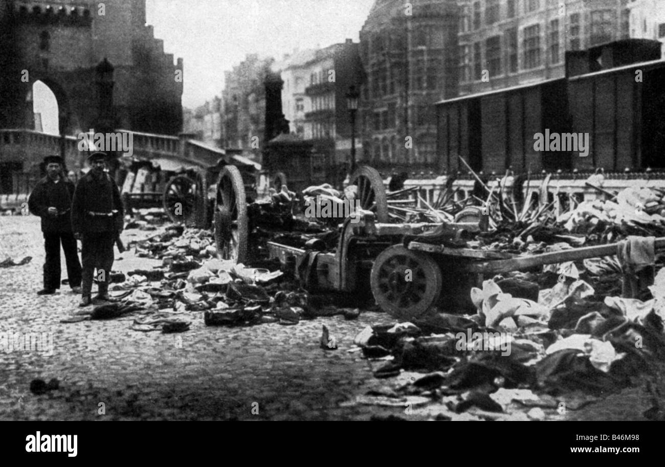 Eventi, Prima guerra mondiale / prima guerra mondiale, fronte occidentale, caduta di Anversa, 10.10.1914, materiale di guerra distrutto e lasciato dietro dall'esercito belga, Belgio, 1914, soldati tedeschi, marino, bottino di guerra, bottino, 20th secolo, storico, storico, distruzione, persone, 1910s, Foto Stock