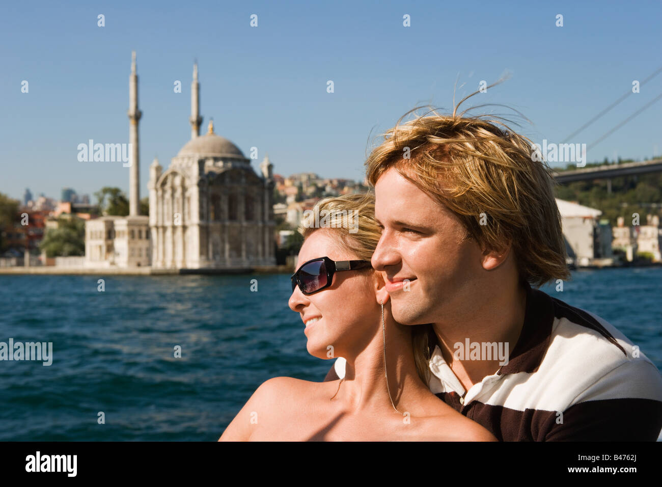 Una giovane coppia in vacanza a Istanbul Foto Stock
