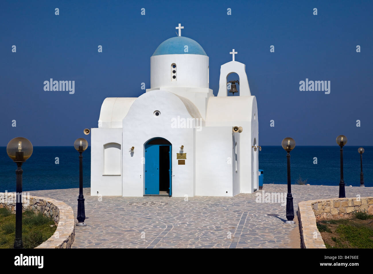 Saint Nicholas cappella da Pernera Beach vicino alla città di Paralimni, Protaras, Cipro Foto Stock
