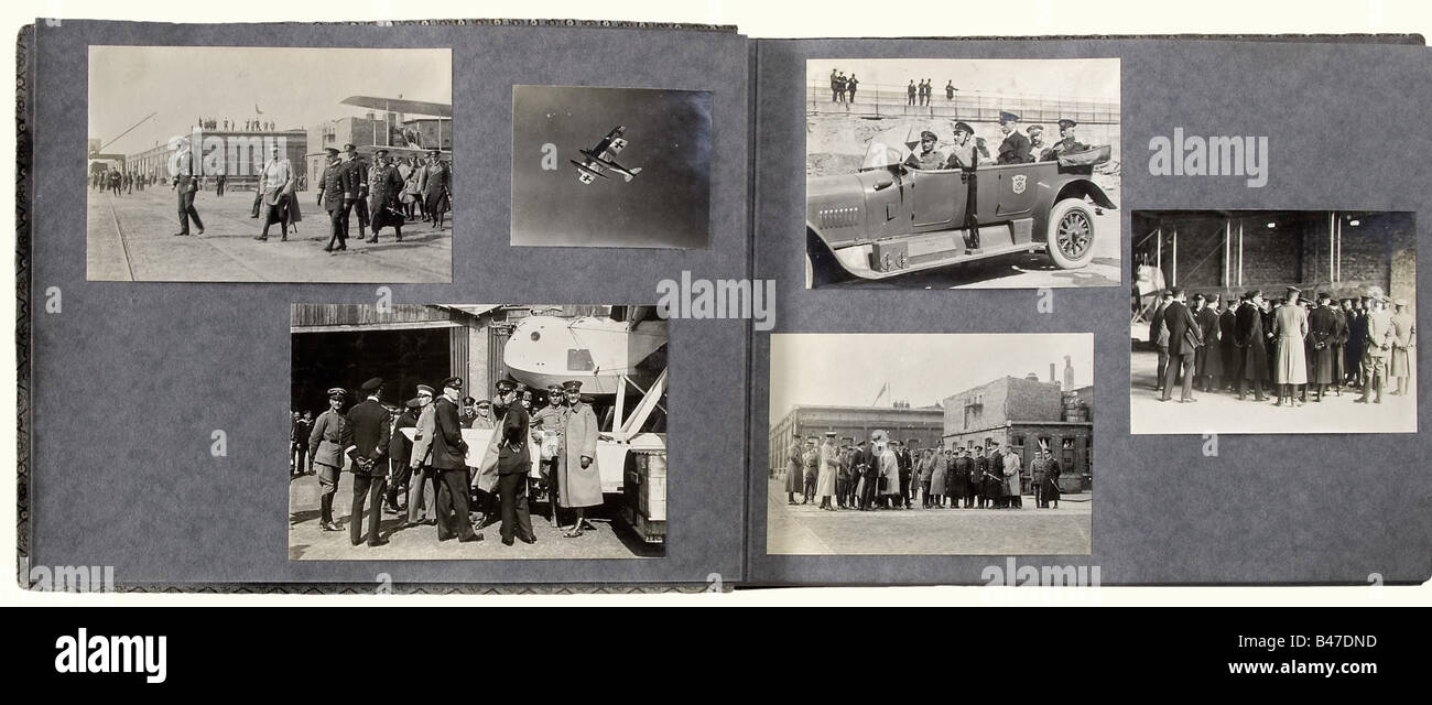Ensign Paul Schuler, quattro album fotografici dell'aviatore navale e figlio del direttore del Festival musicale di Bayreuth Friedrich Wilhelm Schuler. Un totale di oltre 370 foto molto interessanti e per lo più inscritte della Flanders i Naval Air Station a Zeebrügge 1914 - 17. A poche foto da addestramento, navi da guerra nel porto di Kiel, uno Zeppelin su Kiel, corso di bombardamento a Warnemünde, Zeebrügge 1914, Friedrich Christiansen, numerose immagini di macchine, una barca Fiandre che spara un siluro, 8,8 cm artiglieria costiera, Bergman mitragliatrice leggera, un atterraggio pilota sull'acqua, ph aereo, Foto Stock