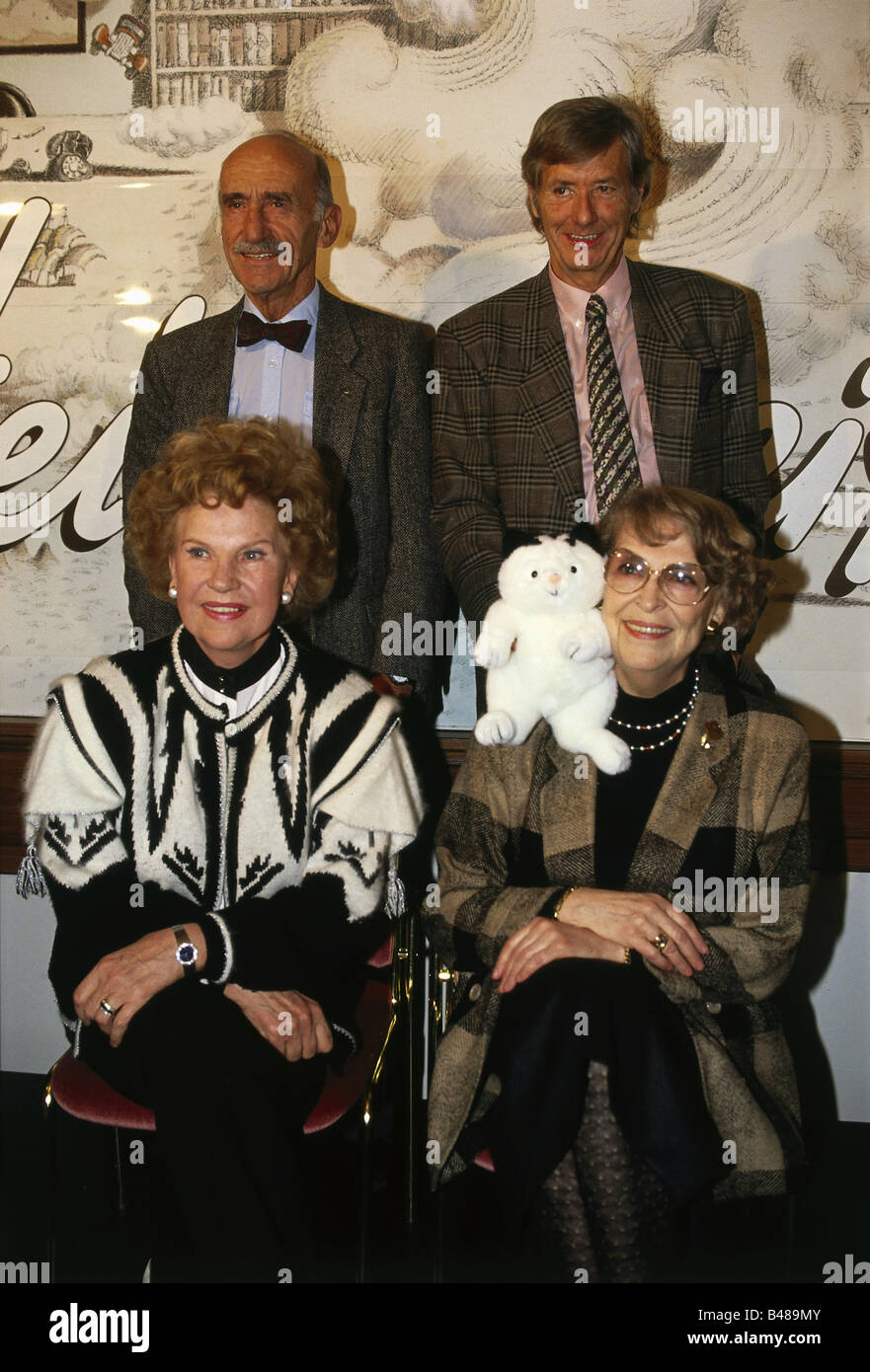 Baumann, Guido, 15.1.1926 - 23.12.1992, giornalista e presentatore televisivo svizzero, a metà lunghezza, con Annette von Aretin, Hans Sachs e Anneliese Fleyenschmidt, quiz televisivo "Was bin ich?", 1980s, Foto Stock