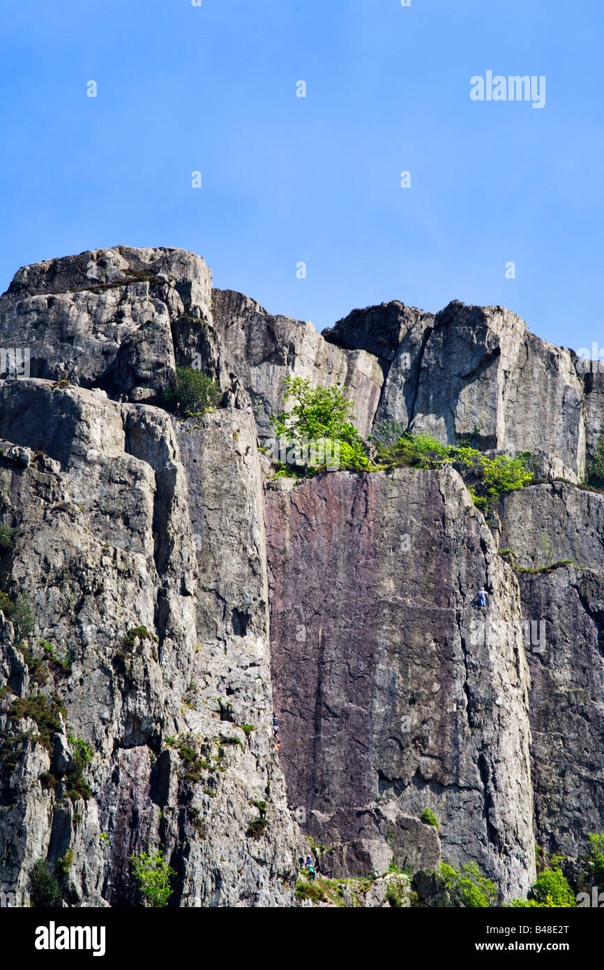 Arrampicatori nel Pass di Llanberis Snowdonia nel Galles Foto Stock