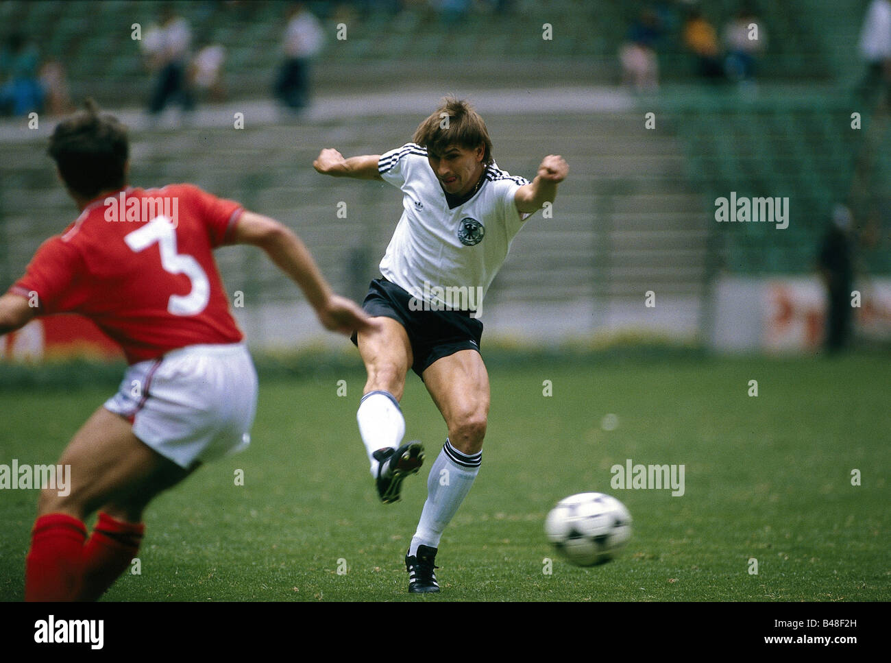 Tiro Sport / Sport, calcio, calcio, gioco amichevole, Germania contro Inghilterra (0:3) in Città del Messico, Messico, 12.6.1985, Foto Stock