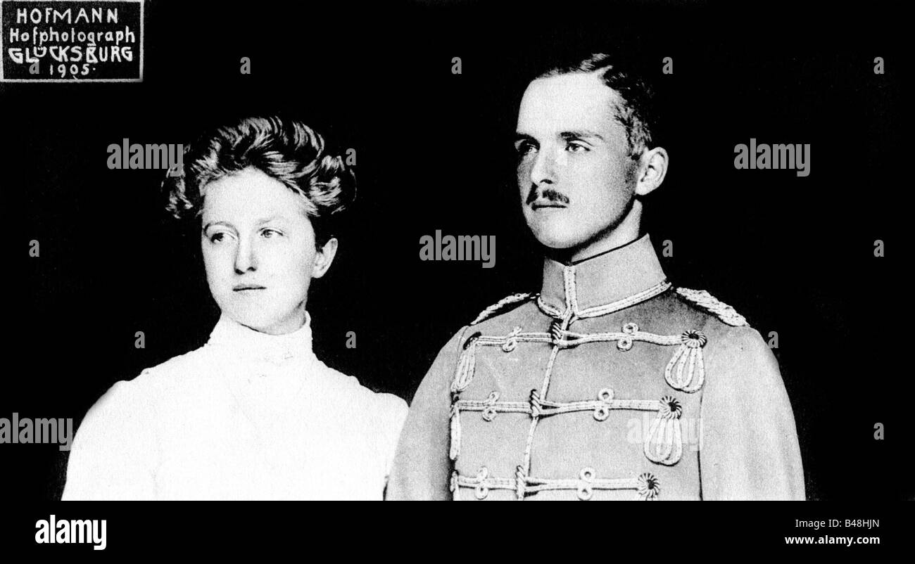 Charles Edward, 19.7.1884 - 6.3.1954, Duca di Sassonia-Coburgo-Gotha 30.7.1900 - 13.11.1918, con la moglie Duchessa Victoria Adalaide cartolina, Gluecksburg, ottobre 1905, , Foto Stock