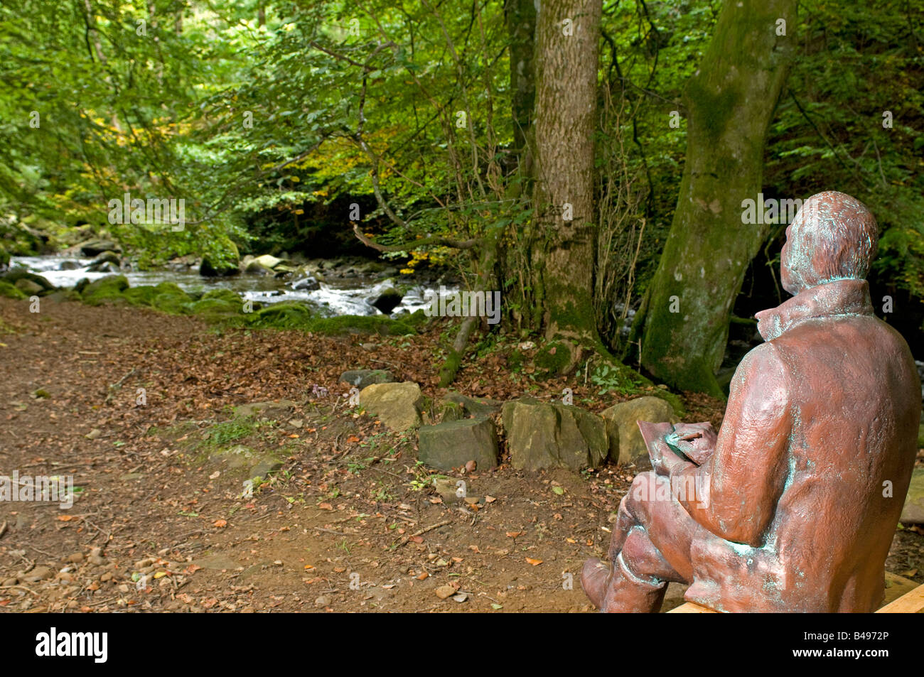 Statua in bronzo di scultura del poeta Scozzese Robert Burns in Birks di Aberfeldy Moness Perthshire Foto Stock