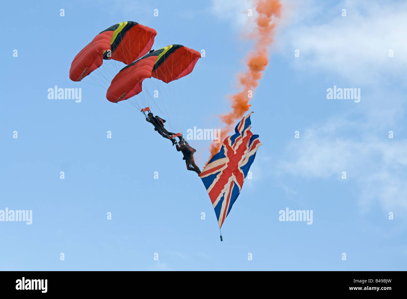 Cavalieri Neri paracadute team display Pendennis Point Falmouth Cornwall Regno Unito Foto Stock