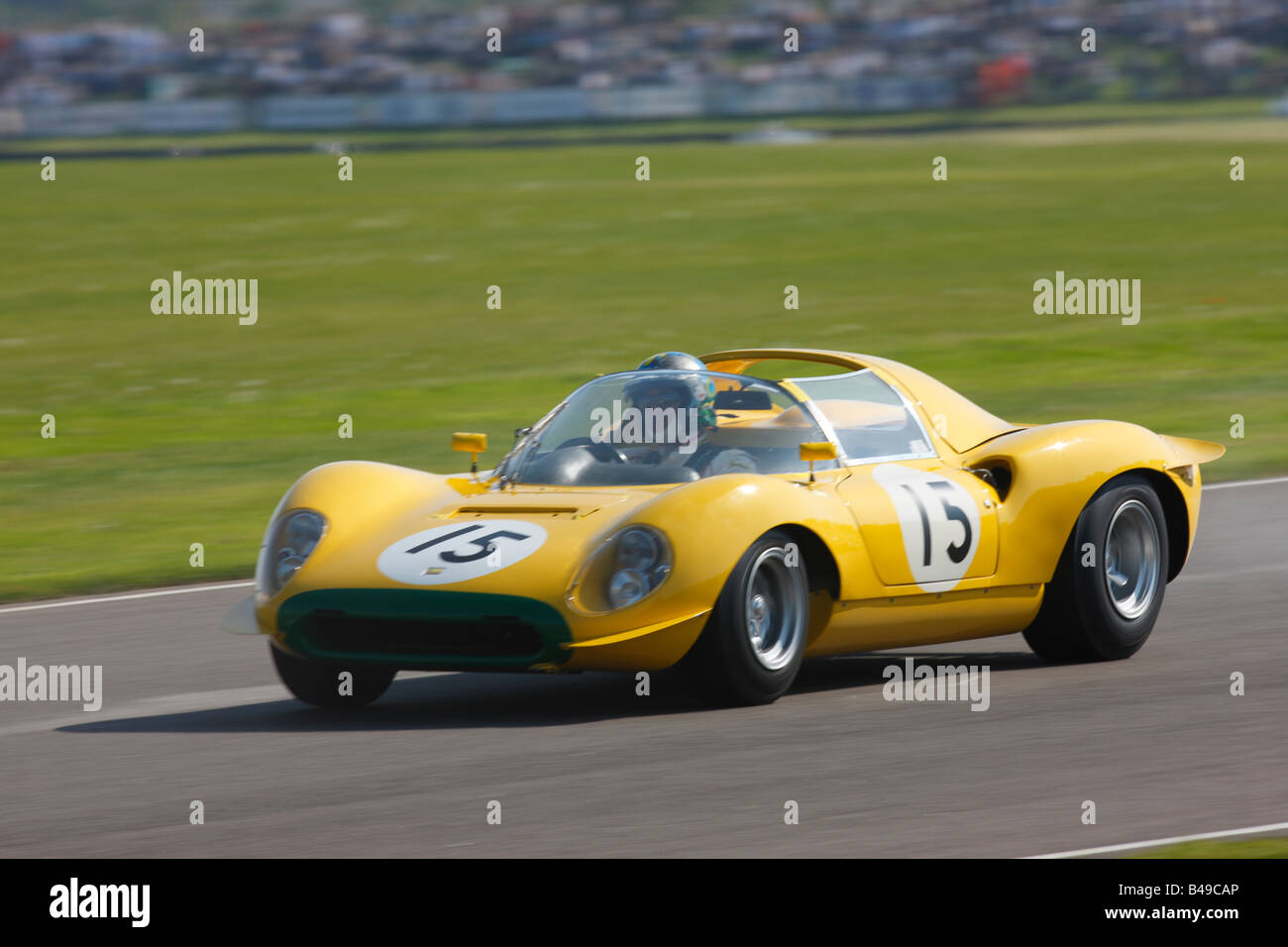 Ferrari 250 GT SWB/C azionato da Henri Pescarolo del 2008 a Goodwood riunione. Foto Stock