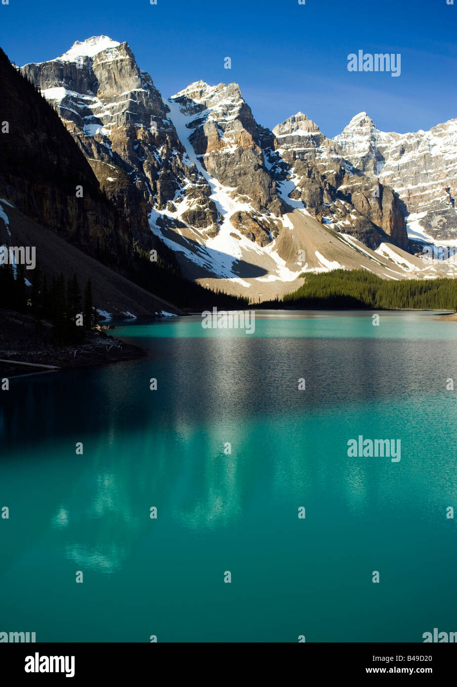 Il Lago Moraine e Valle dei Dieci Picchi presso il Parco Nazionale di Banff, Alberta, Canada. Foto Stock