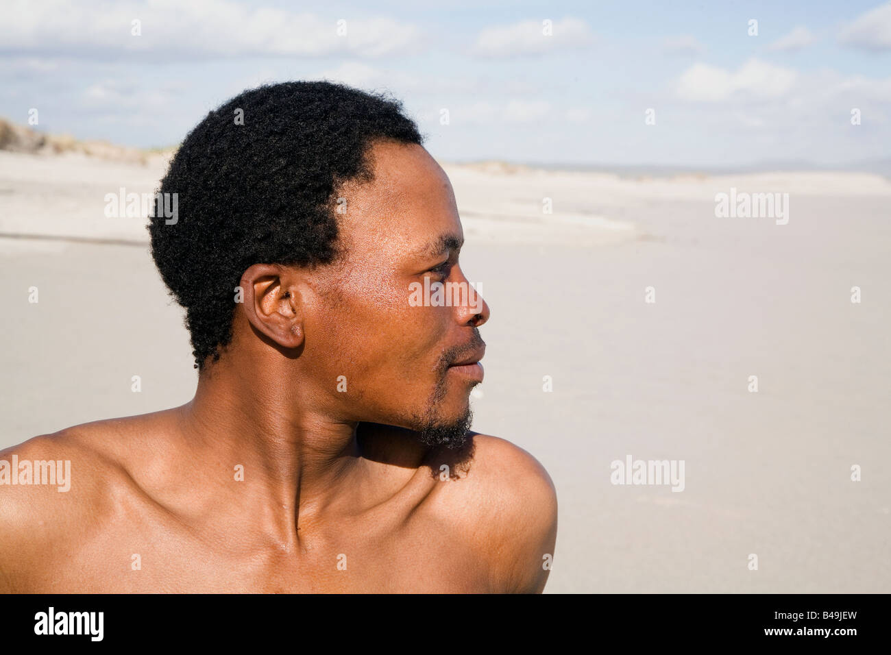 Ritratto di uomo sulla spiaggia Foto Stock