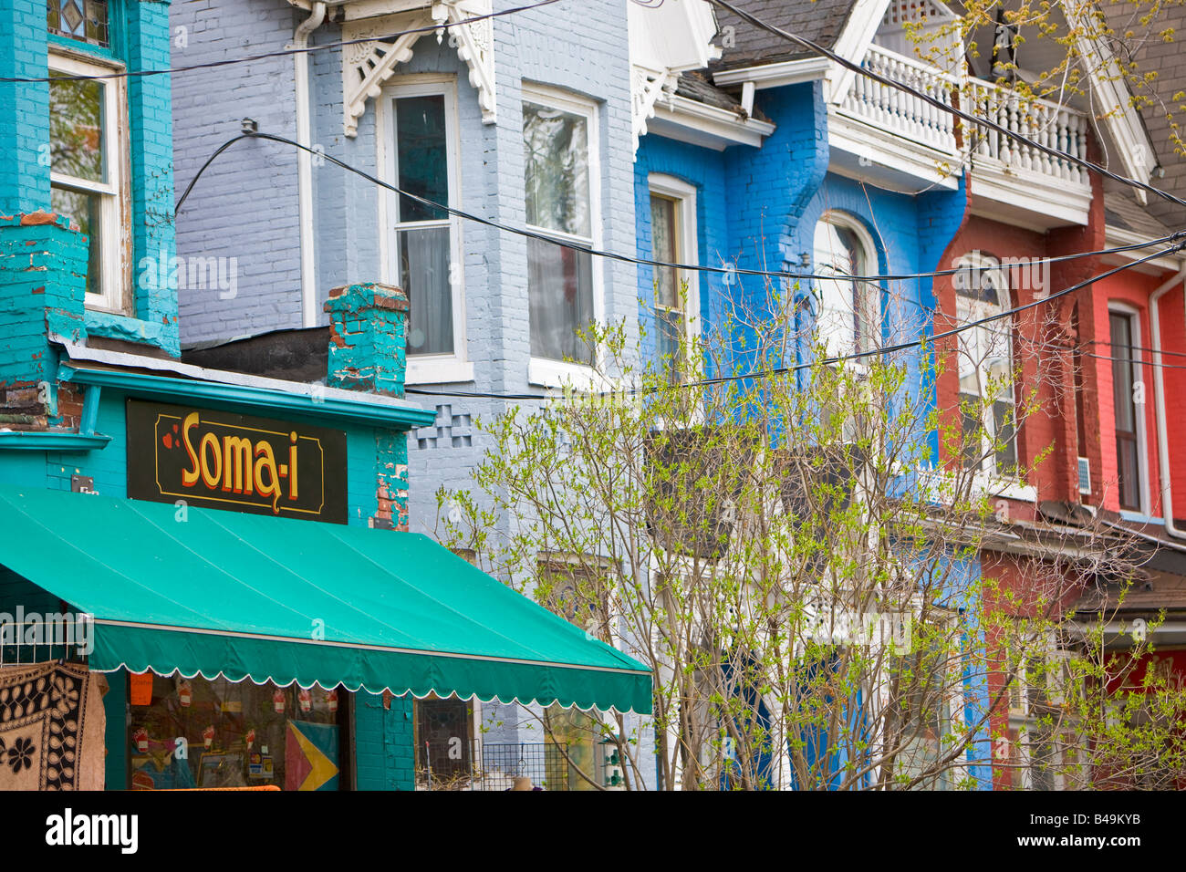 Funky negozi in stile vittoriano ospita al mercato di Kensington, Toronto, Ontario, Canada. Foto Stock