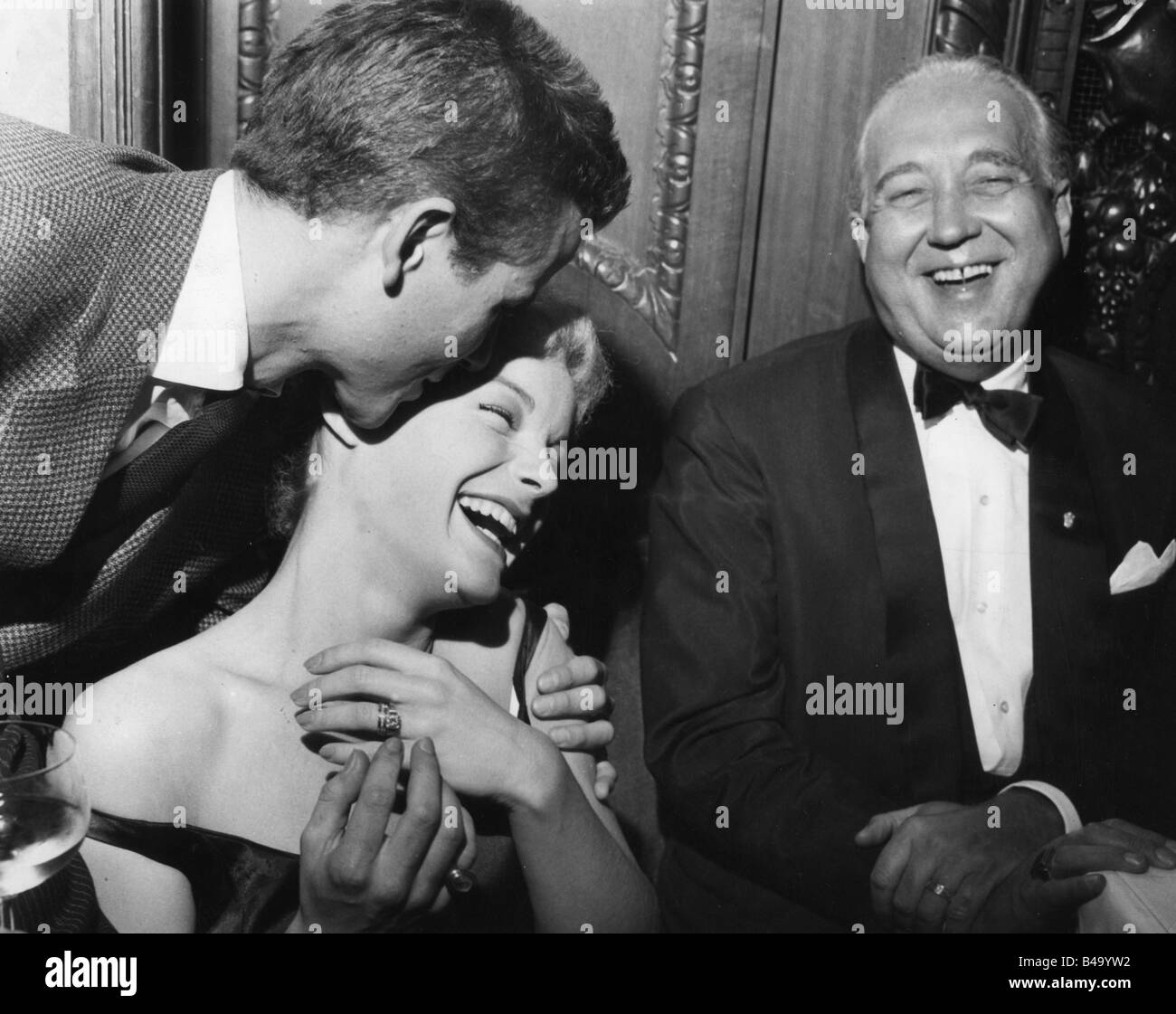 Schneider, Romy, 23.9.1938 - 29.5.1982, attrice tedesca, a mezza lunghezza, con Horst Buchholz e patrigno Hans Herbert Blatzheim, 1957, Foto Stock