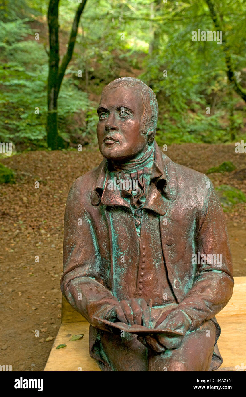 Statua in bronzo di scultura del poeta Scozzese Robert Burns in Birks di Aberfeldy Moness Perthshire Foto Stock