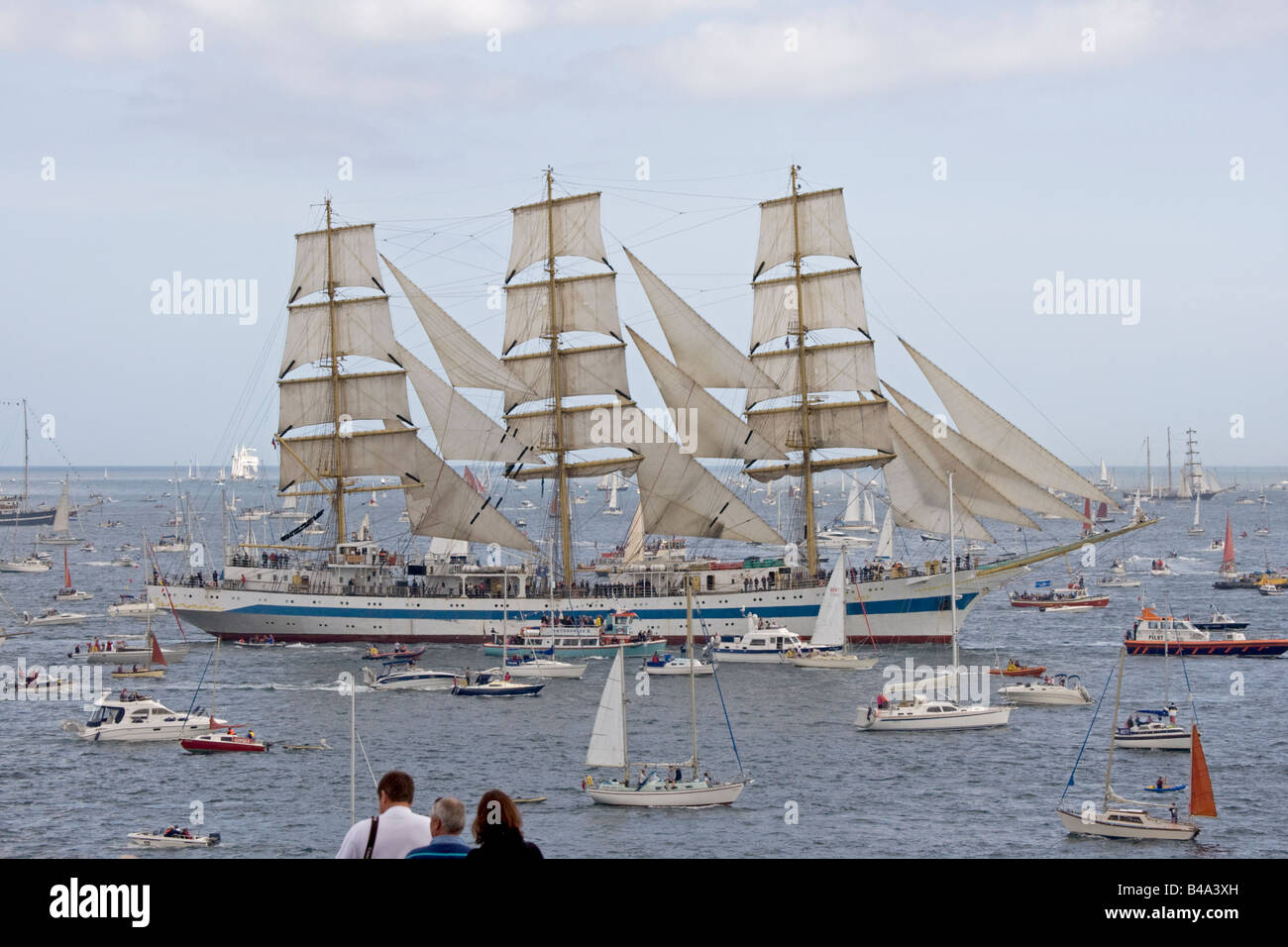 Piazza Mir truccate nave formazione Funchal 500 TALL SHIPS REGATTA Pendennis Point Falmouth Cornwall Regno Unito Foto Stock