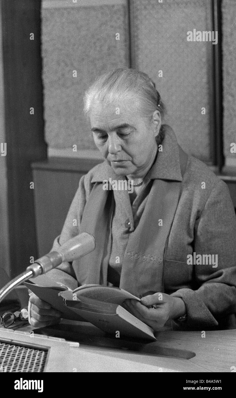 Seghers, Anna, 19.11.1900 - 1.6.1983, autore/scrittore tedesco, durind a Reading, 1962, Foto Stock