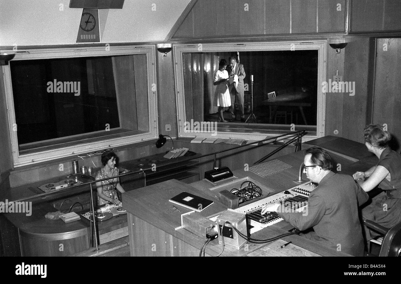 Geografia/viaggio, Germania, Repubblica democratica tedesca, cultura, trasmissione, Funkhaus, Berlino Est, vista interna, studio audio, 1962, Foto Stock
