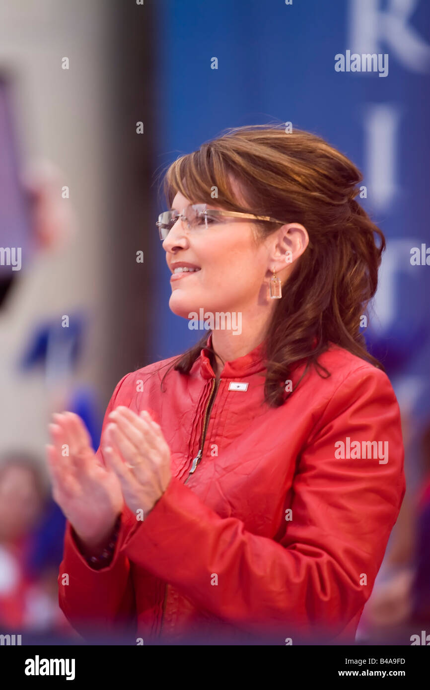 Sarah Palin battendo le mani con la folla a McCain Palin rally in Media Pennsylvania Foto Stock