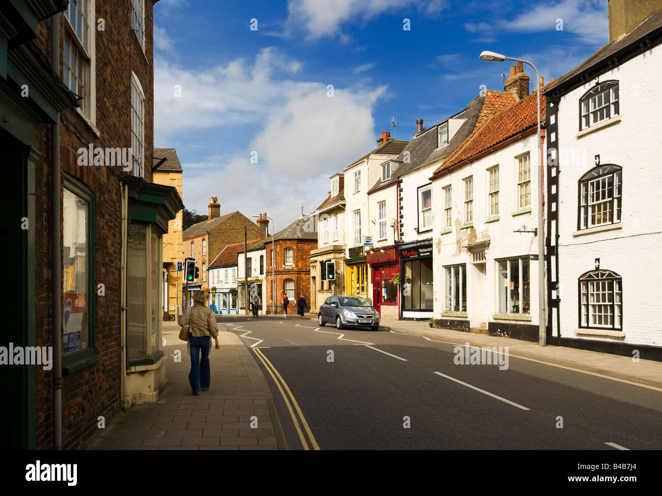 Tipico inglese High street in Alford, Lincolnshire, England, Regno Unito Foto Stock