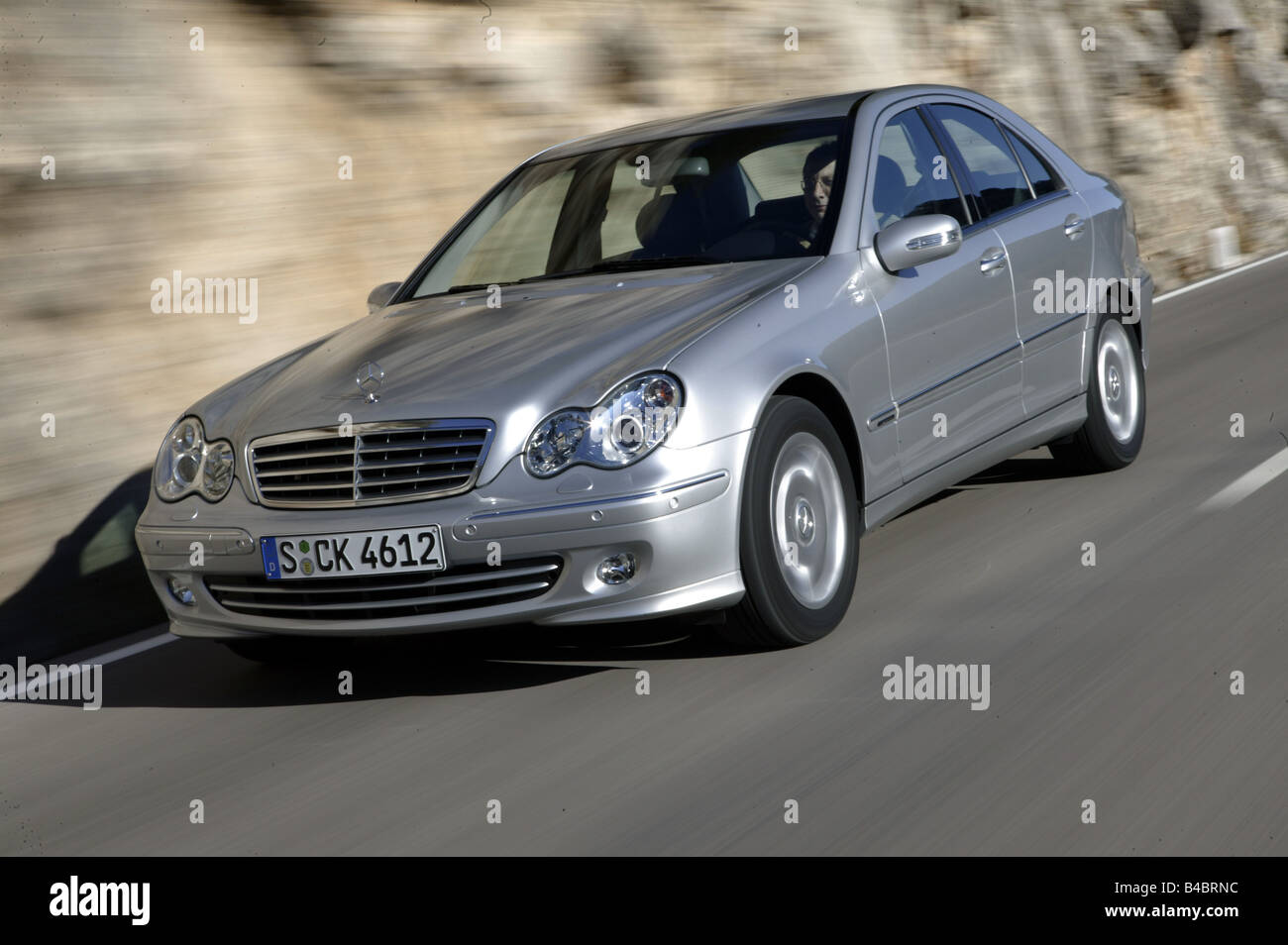 Auto, Mercedes-Benz C 230 compressore eleganza, Limousine, classe media,  modello anno 2004-, argento, 193 PS, vista interna, interno Foto stock -  Alamy