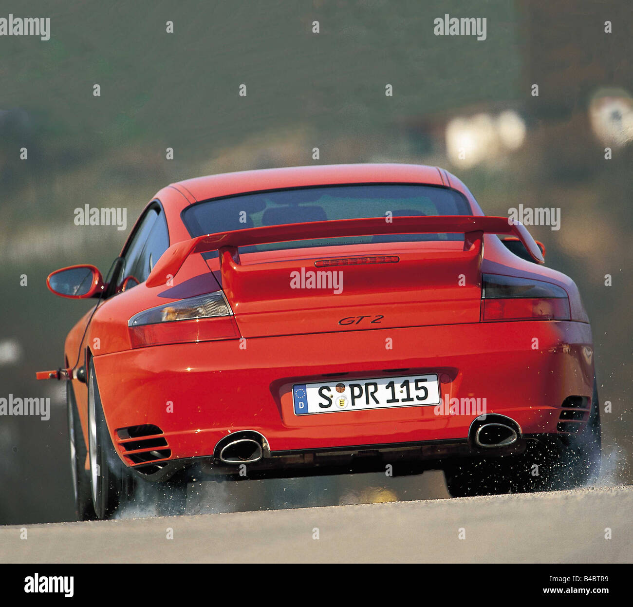 Auto, Porsche 911 GT2, modello anno 2001-, rosso, roadster, coupe, dal retro, vista posteriore, ams 05/2001, Seite 022 Foto Stock