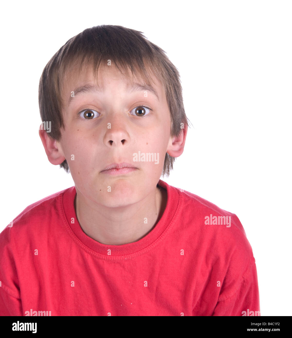 Immagine di un interrogatorio ragazzo su sfondo bianco Foto Stock