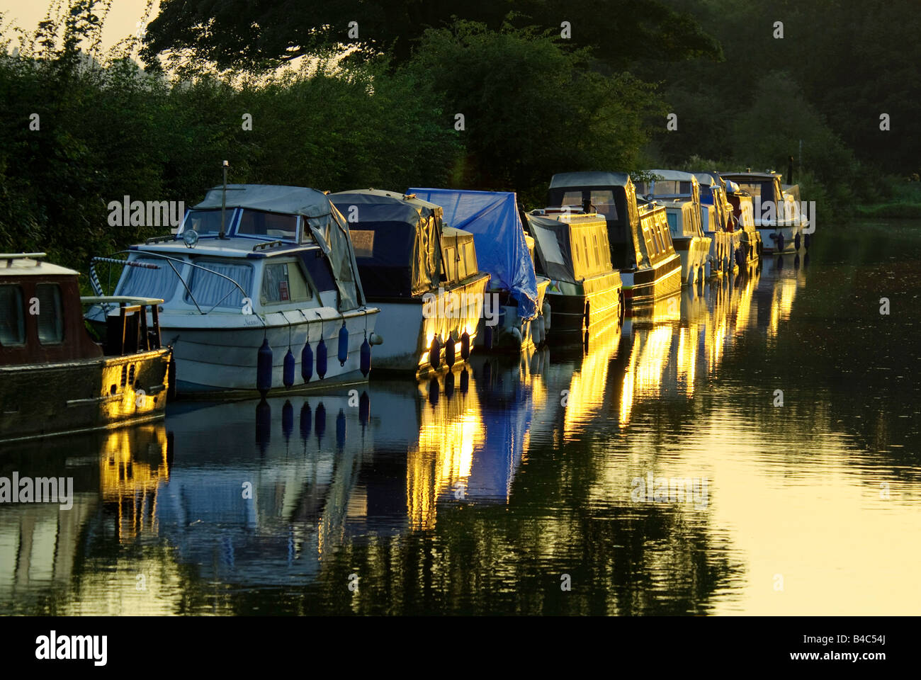 Tramonto su Bridgewater Canal a Grappenhall vicino a Warrington Cheshire. Foto Stock
