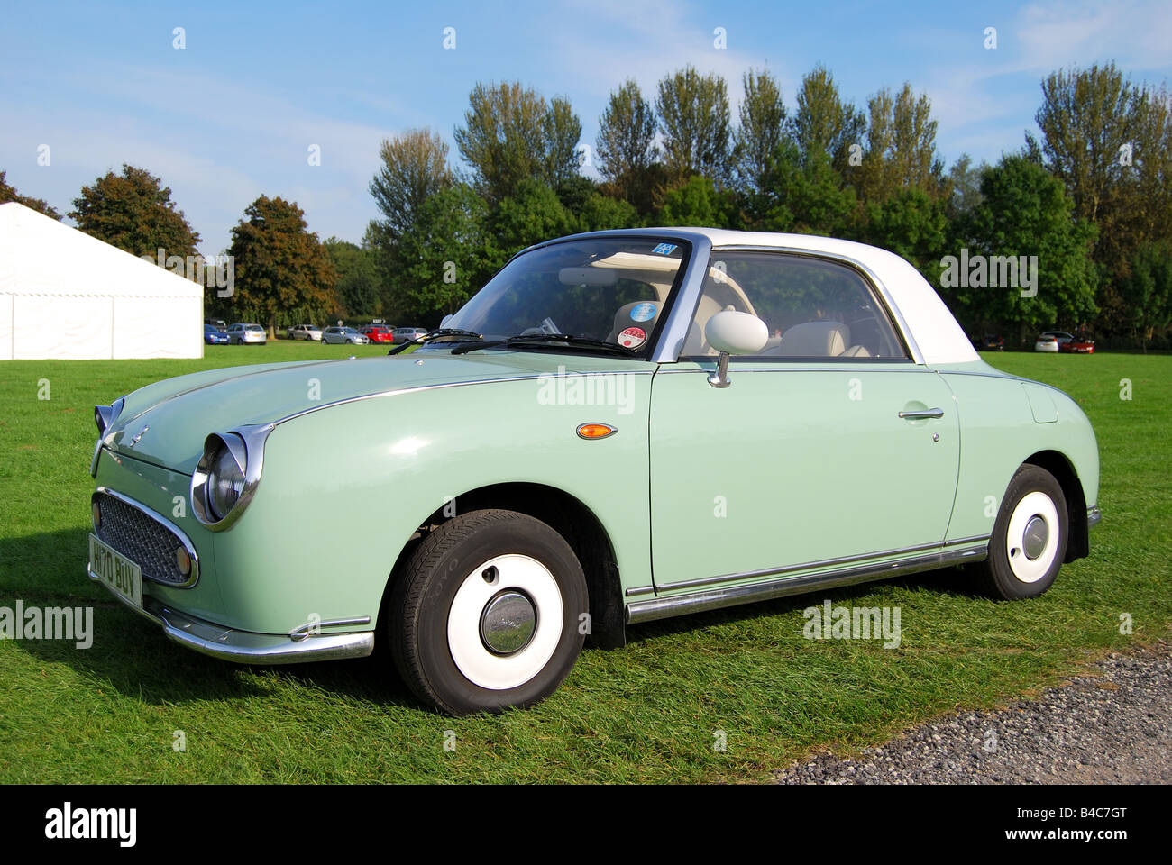 Nissan Figaro 2 posti auto, Penshurst, Kent, England, Regno Unito Foto Stock