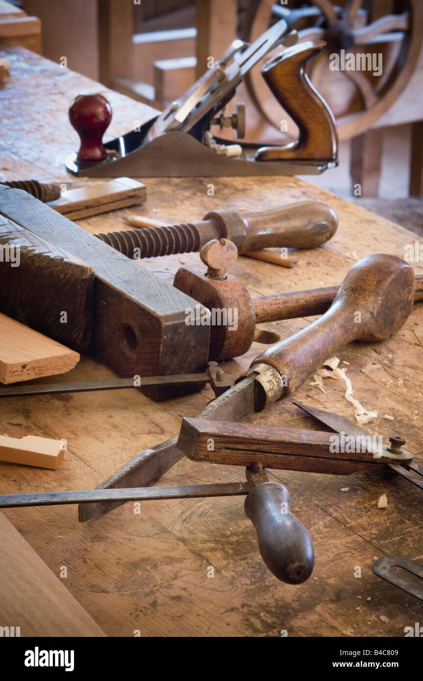 Fort Edmonton, Alberta, Canada, antichi strumenti per la lavorazione del legno Foto Stock