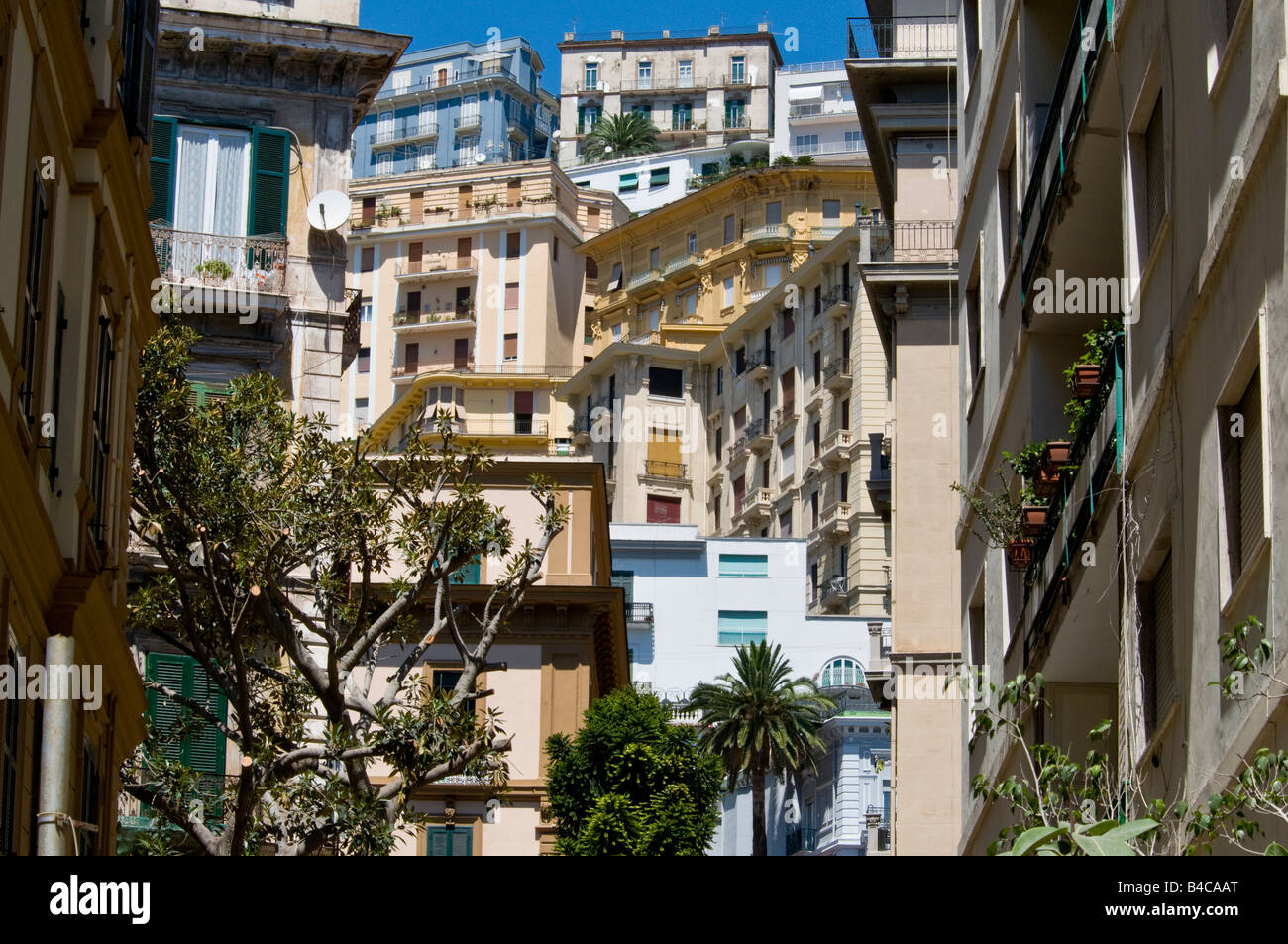 Vista lungo Via Giovanni Bausan, Napoli Foto Stock