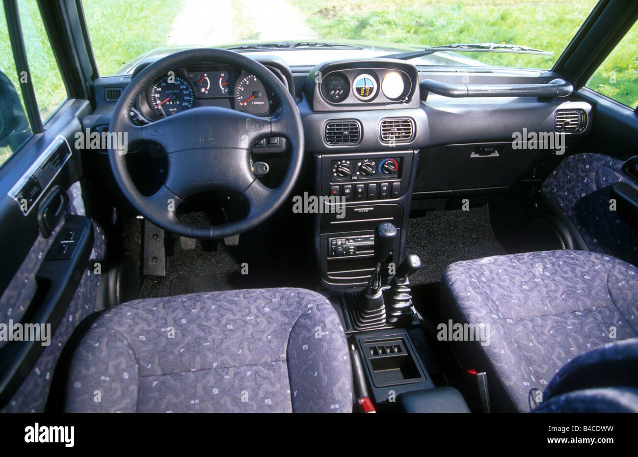 Auto, Mitsubishi Galloper, cross country il veicolo e il modello anno 1998-, nero, vista interna, vista interna, pozzetto, tecnica/acces Foto Stock