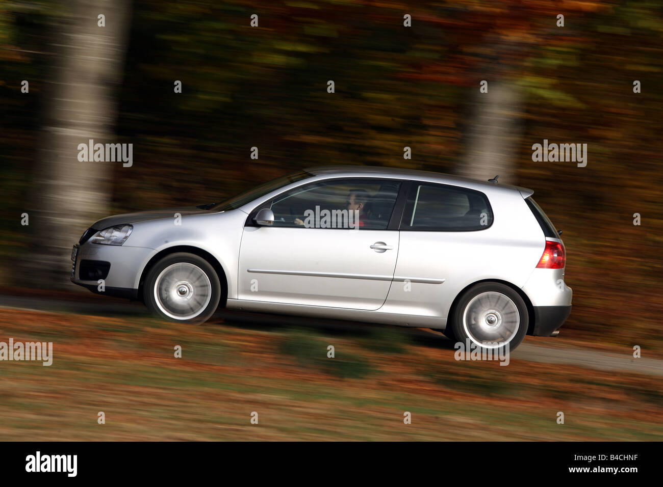 VW Volkswagen Golf GT, Golf V, modello anno 2005-, argento, guida, vista laterale, country road, Autunno Foto Stock